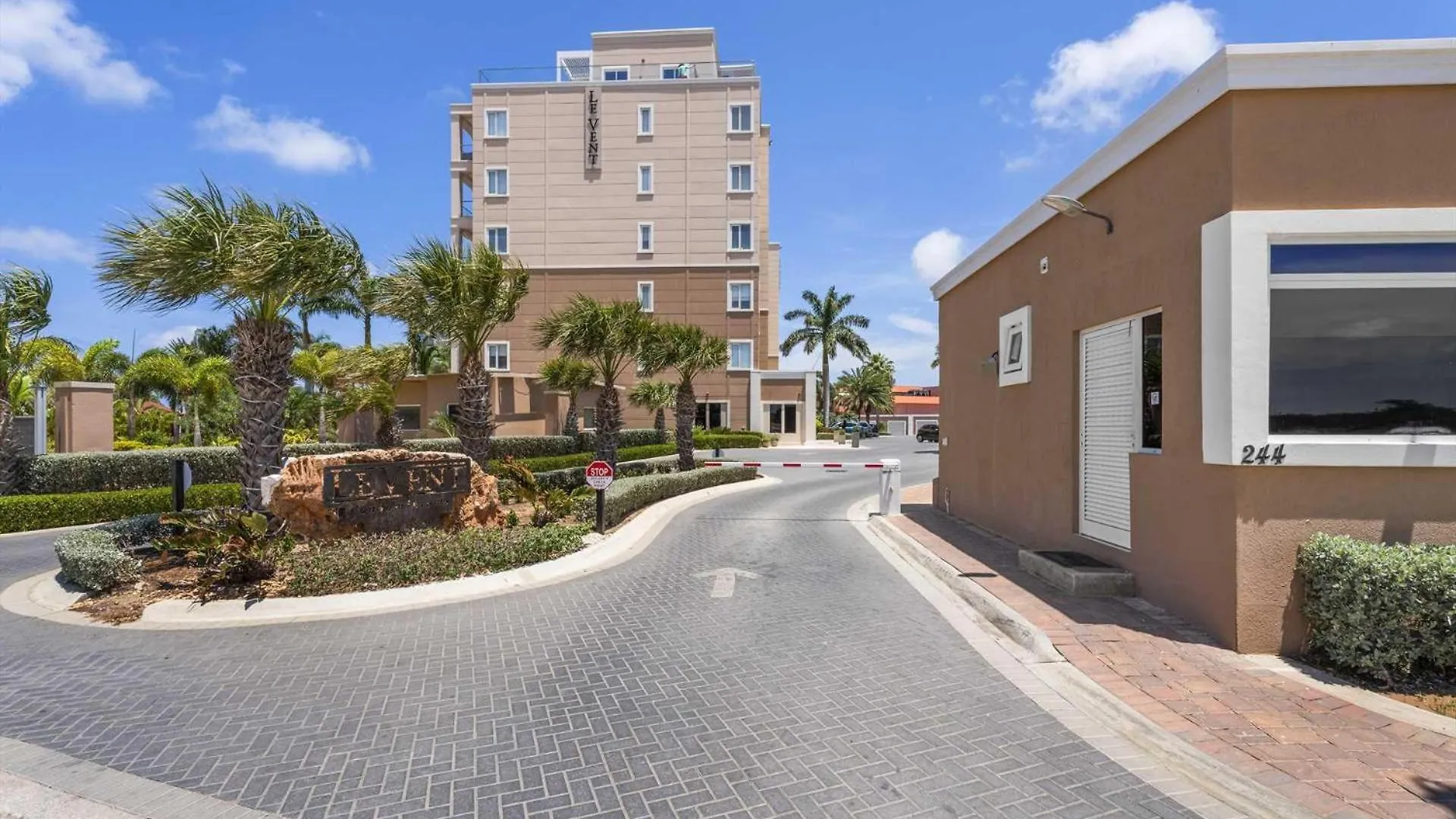 Beach View - Seaside Paradise 2Br Condo - Lv307 Palm Beach
